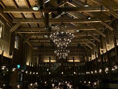 北一硝子三号館にあるカフェ「北一ホール」ロマンチックな空間でティータイム。
小樽を後に、ルスツに移動。