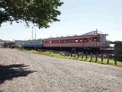 阿字ヶ浦駅には廃車になった古い車輛がありました。