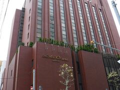 では、ホテルに参ります。
これは、朝撮った写真ですが
今回の宿泊地は
ホテルオークラ札幌。
大通りにあります。
南１西５です。
便利です。
