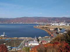 諏訪湖SAで休憩。とっても眺めのよいSAです。
テラスのあるスタバが人気でした。