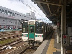 福島からは米沢行きに乗り換えです。