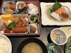 朝食は、６時半から。