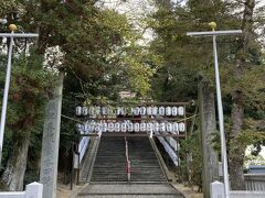 吉備津神社到着。

大化の改新の後、吉備津国が三国に別れ、備前、備中、備後になりました。ここは備中の一ノ宮です。