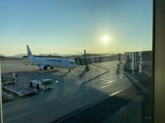 16:10 広島空港到着。
夕日が沈みそう。
1日目があっという間に終わってしまう…