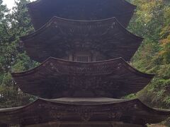 安楽寺　八角三重の塔　国宝です