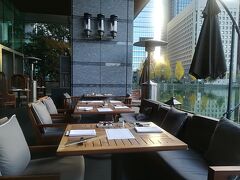 寒かったんですが、思い切ってバルコニー席にしました。毛布や暖房は完備されているんですが、上着をもう一枚持ってくれば良かった。

でも景色はとても素晴らしいです。