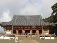 醍醐寺に到着すると晴れてきました。
醍醐寺の本堂である金堂。
国宝です。
醍醐寺は世界遺産にもなっています。