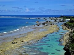 #3 ビュースポット（宮古島）
☆東平安名崎の手前（地図V2）New !
有名なフォトスポットから。遠くに灯台が見えます。
もう少し水位があった方が綺麗だと思いますヨ。