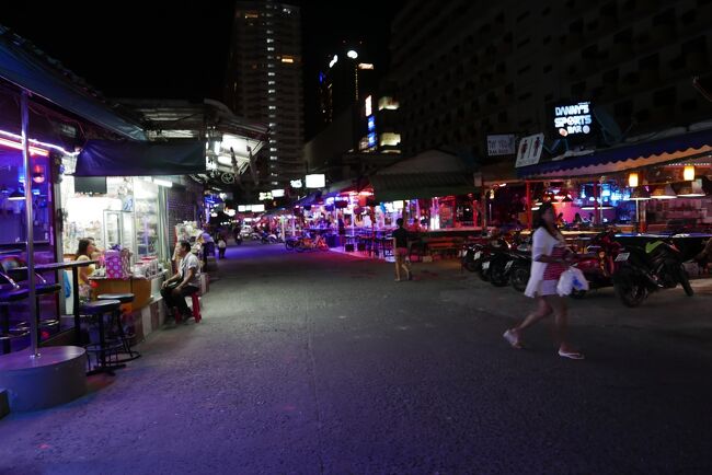 韓国焼酎ジンロを2杯飲んでバービアへ