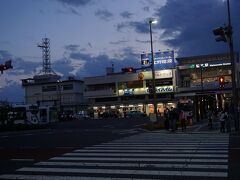 ●JR松本駅

17:57。
もうすっかり夜の駅。
現在、21度。
超、快適！