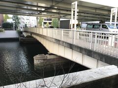 西河岸橋。大正時代に架けられた鋼製桁橋。