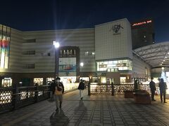 ホテルで休憩中した後、長崎駅前のアミュプラザ長崎で夕食にします。