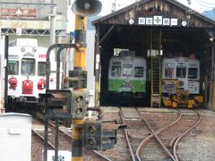 2020.11.22　和歌山行き普通列車車内
各種ラッピング電車が勢ぞろいしている伊太祁曽の車庫。