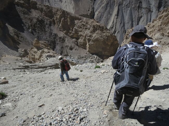 滑るから、マジで怖い。