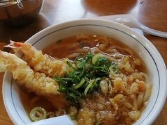 私はごぼてん…にしようと思ったのですが、えびの誘惑に負けてエビ天うどん。