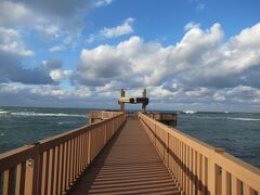 「夕凪の橋」

風が強くて寒かったけど、佐渡島まで綺麗に見えました。