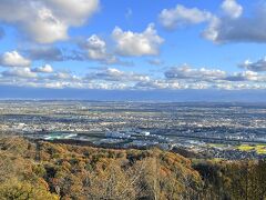 近くの二上山万葉ラインにも寄り道。紅葉もちょっと遅かった・・・