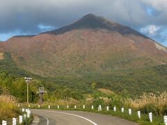 県道64号線、磐梯山ゴールドラインと名付けられた道を登ります。かつては有料道路だったのでしょうか、今は無料で走れます。