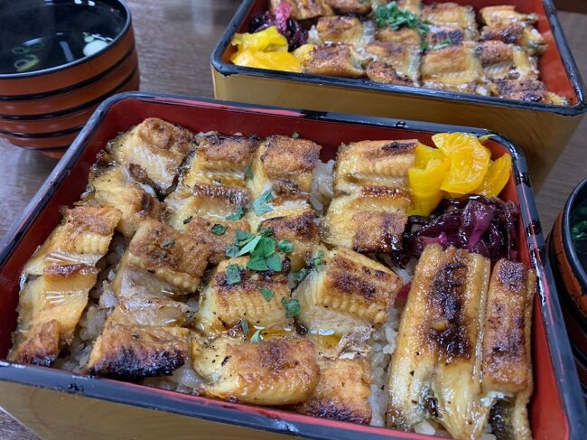 穴子飯<br />食べても食べても穴子!！<br />スゴイボリューム