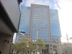 再び駅の近くに
ここ ニッセイアロマスクエアの場所は戦前は松竹の撮影所があった場所です