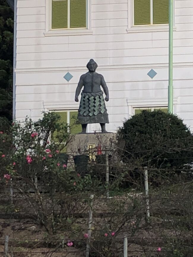 この力士像は春日野とありますが、理事長だった春日野さんかな？なぜこんなところに・・・