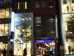 銀座中央通りに戻ってきました。