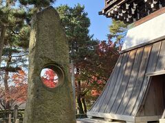 同志社の横から相国寺へ

京都住まいの時は

ここの庭を通って買い物に行ってました

観光客は来ないので落ち着いた良い境内です