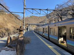 途中甲斐大和駅で特急電車の待ち合わせで10分ほど停車しました。