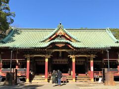 根津神社　本殿

この日は快晴で、空が真青！！


