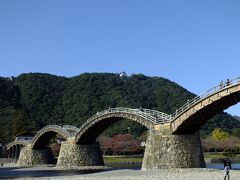 綺麗な錦帯橋の全景です。