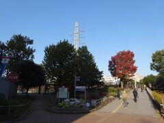 新横浜駅前公園