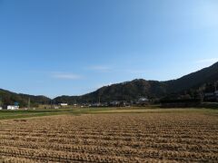 今から攻めるのは正面の山にある、佐柿国吉城。
続日本100名城 第139番。