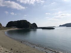 宇佐しおかぜ公園前の砂浜。