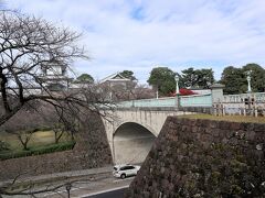 兼六園、まだまだ見たいけど、石川橋を渡って金沢城公園へ向かいます