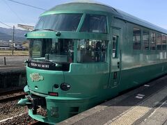 ＜ゆふいんの森1号＞
翌朝、列車で湯布院へ向かいます。
昨年の豪雨で不通になっていて、豊後森駅からはバスで向かいます。