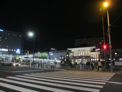 ＪＲの駅と近鉄奈良駅はちょっと離れてるみたい。

飛行機がＪＲ奈良駅の上空、低い位置を通過。

どの空港に向かっているのか？