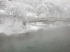 岩手県大沢温泉
朝から露天風呂に数回浸かり