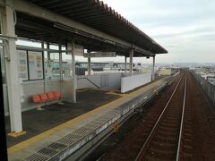 並走していた高速道路と分かれて、
小田井駅です。

名鉄犬山線と交差しますが、
こちらも乗り換え接続なし。