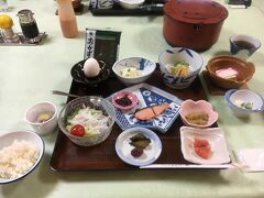 おはようございま～す。朝食です。お腹いっぱいいただきました＾＾
長男が3時間かけて仙台から来てくれました☆