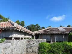 1754年創建と言われる琉球王朝時代の地頭代の家。
その時代の風水思想に基づいた屋敷構えになっているとか。
国の重要文化財。