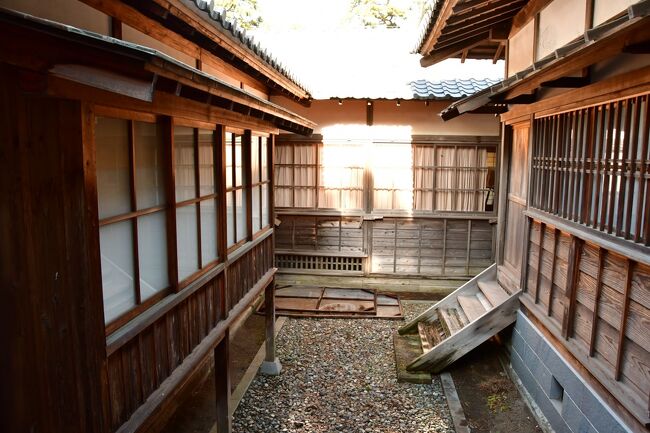 沼津御用邸<br />東付属邸中庭。