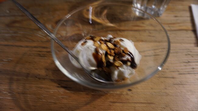 アイスクリーム<br />非常に簡単な食事で、アイスクリームが無ければ、血糖値が高い私には健康的な量<br />本当に安い旅行代金に見合った食事です。