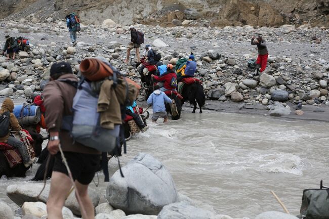 ここで川を渡るのだが・・
