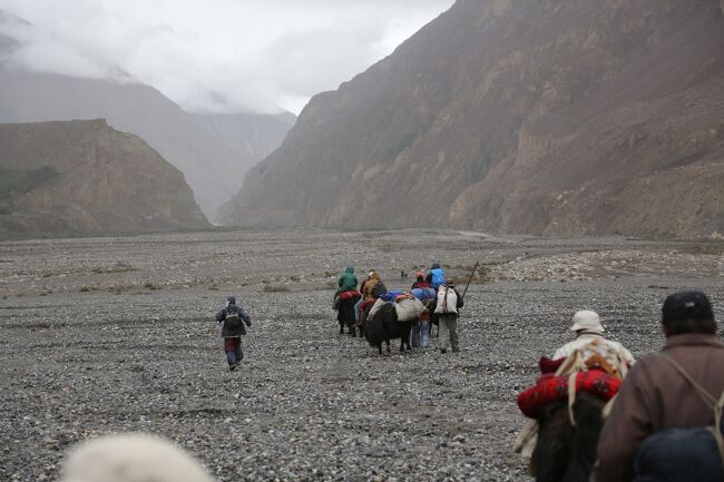 この河原を行けば、いよいよシミシャル村だ。