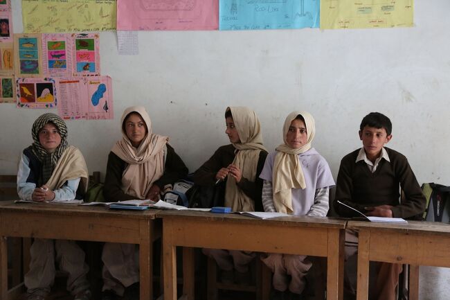 中学生の教室・・・これで全部？<br /><br />動画あります。<br />https://youtu.be/JzT-qFxlCms