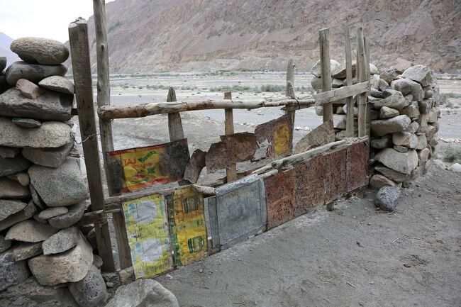 パキスタンの田舎って、本当にモノが無い。<br />