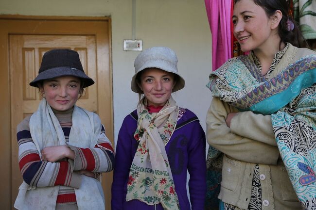 で、家に行ったら、3人娘でお母さんも凄い美人じゃんね！