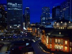KITTE屋上は東京駅駅舎を眺められる絶景ポイントです。