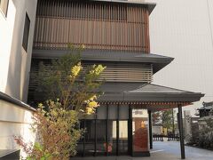 三井ガーデンホテル京都河原町浄教寺に３泊します。
歴史あるお寺と一体化した今話題のホテルです。