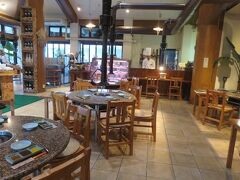 夕食はホテルの中にある焼き肉レストラン、畑人（はるさー）で地元ブランドの美崎牛です。